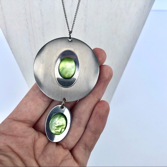 Green Shell & Silver Metal Artsy Necklace - Picture 3 of 10
